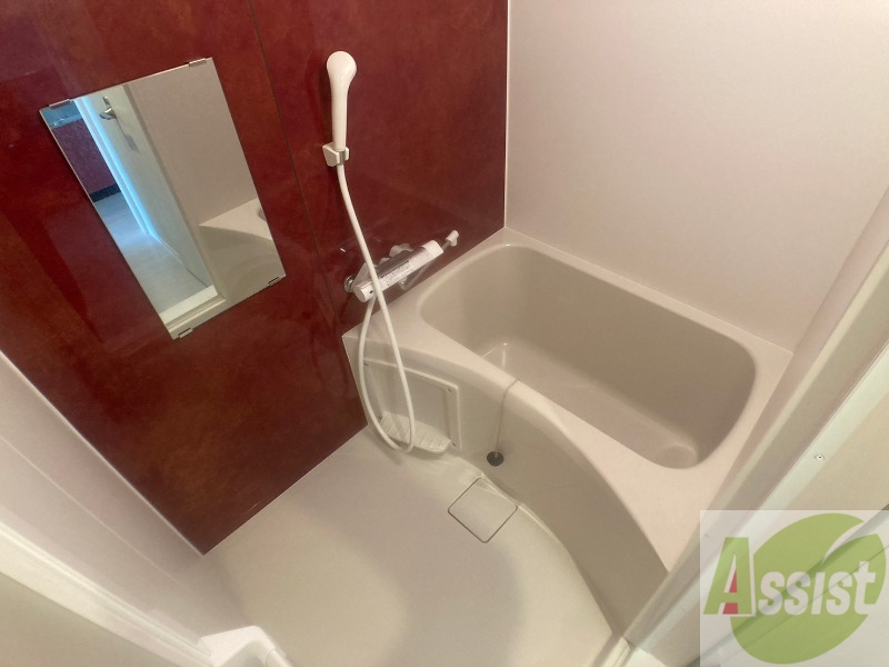 バス・シャワールーム　お風呂になります。一日の疲れを癒してくださいね。