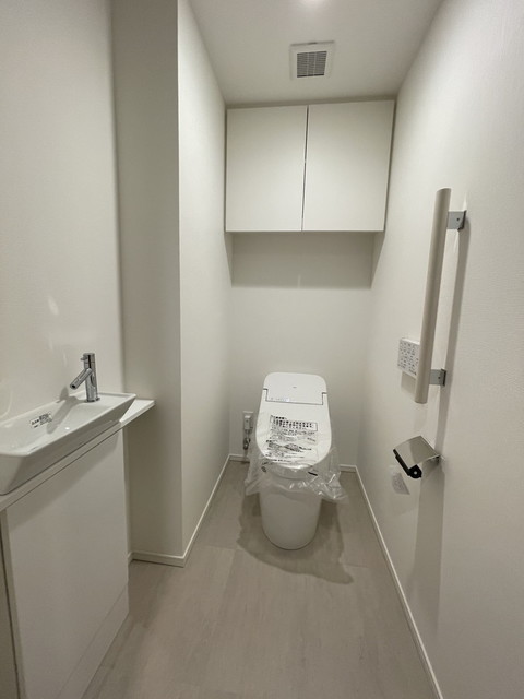 トイレ　※写真は同タイプ住戸です。