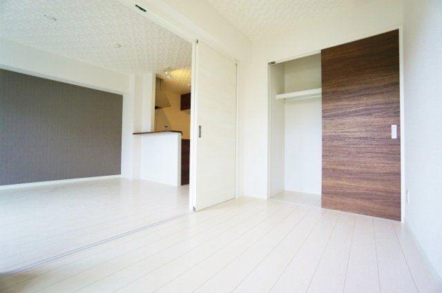 その他部屋・スペース　風通しも良い寝室です☆