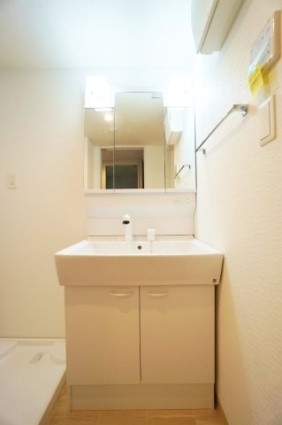 洗面設備　ゆったりとスペースのある洗面所☆
