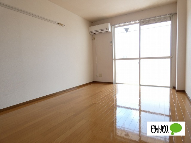 居室・リビング　３１２号の写真