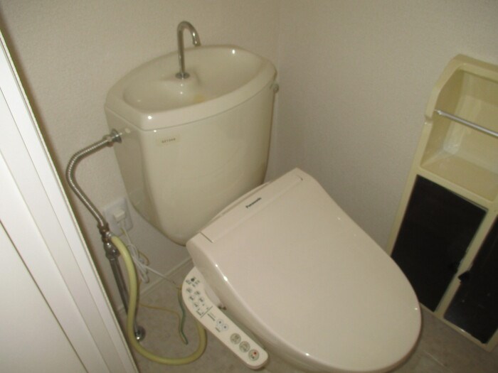 トイレ　※同建物別部屋の写真となります。