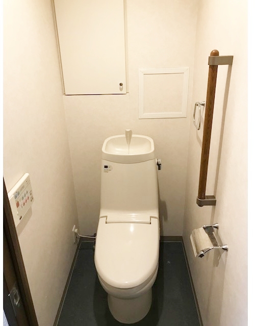 トイレ　嬉しい温水洗浄便座♪