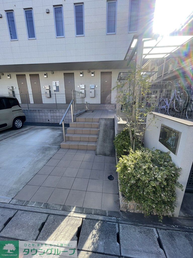 エントランス　庭