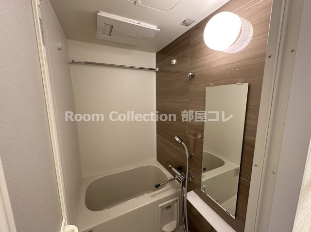 バス・シャワールーム　※同物件他部屋写真 反転、色違いの場合有 現況優先