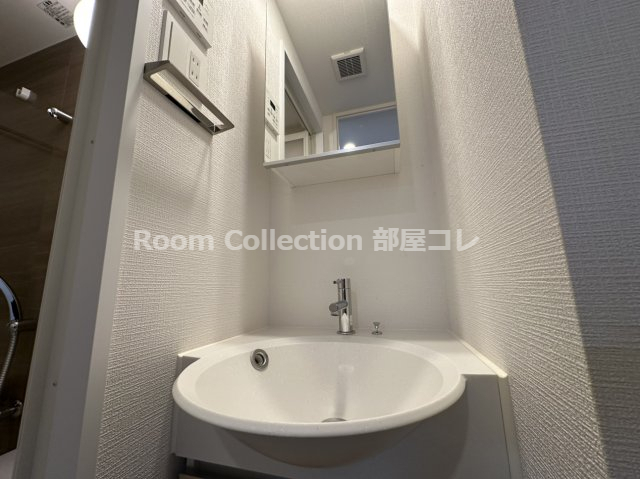 洗面設備　※同物件他部屋写真 反転、色違いの場合有 現況優先