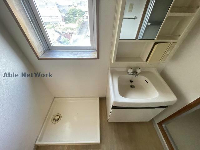 洗面設備　※同物件、別部屋の写真です