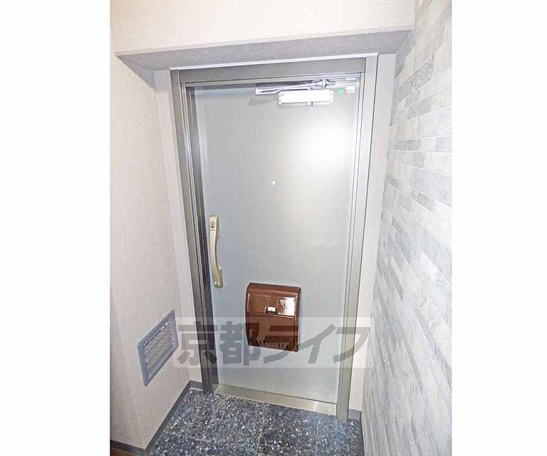 その他設備　しっかりとしたドア。