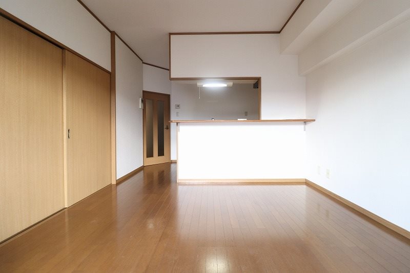 居室・リビング　別部屋写真使用