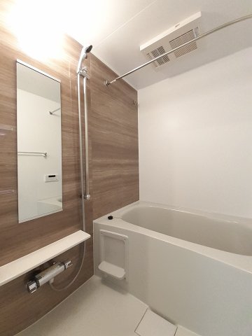 バス・シャワールーム　お風呂で日々の疲れを落としましょう