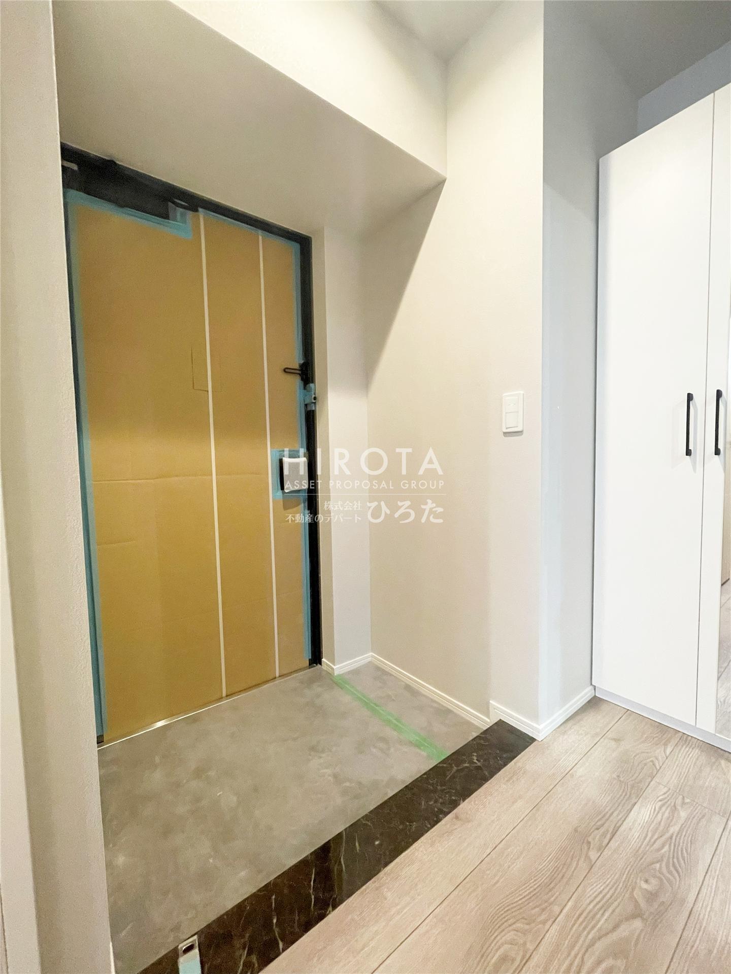 玄関　206号室写真