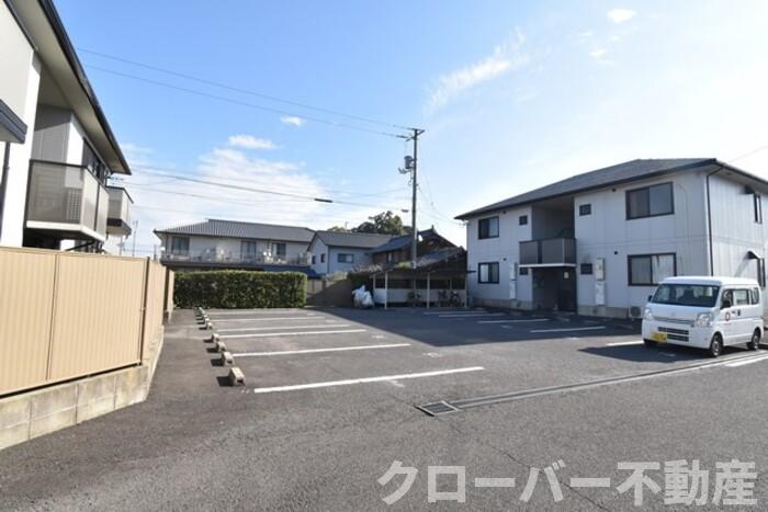 駐車場　駐車場