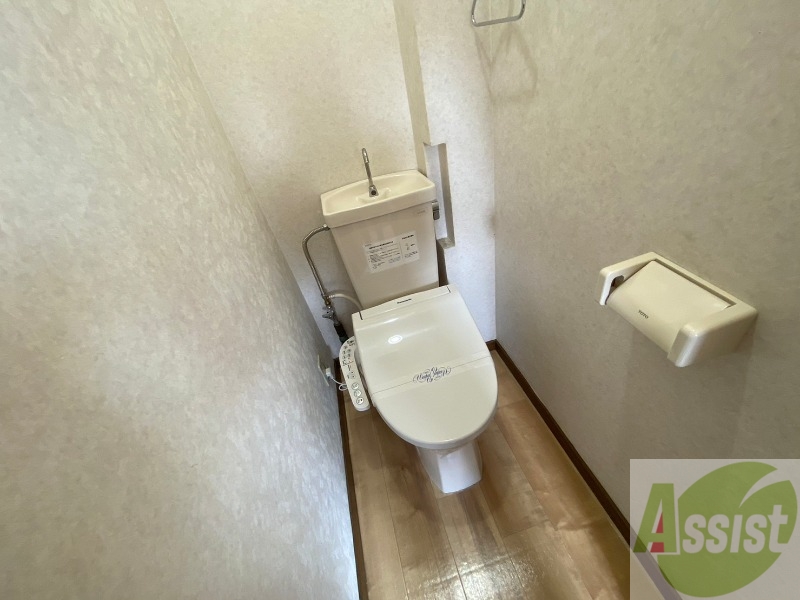 トイレ　こちらはトイレです。清潔感があり、安心して使用できます。