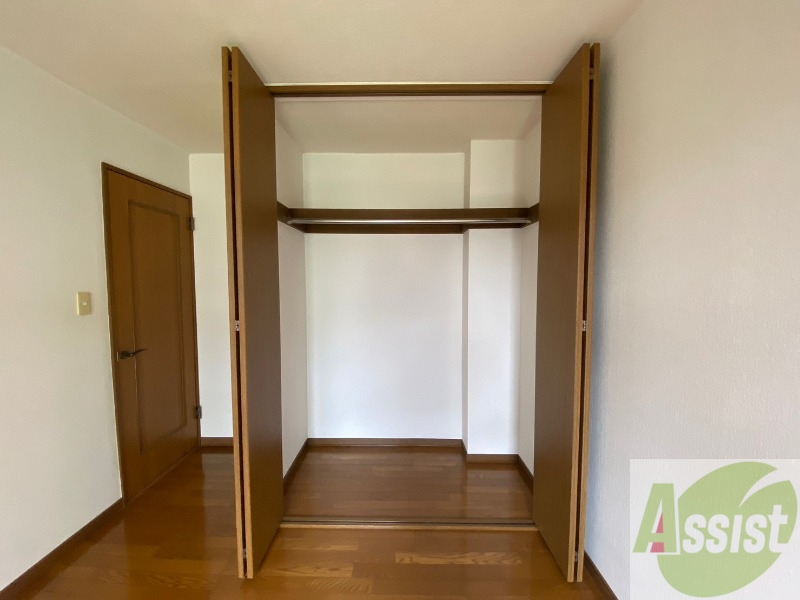 収納　寝室の収納です。部屋がすっきり片付きます。