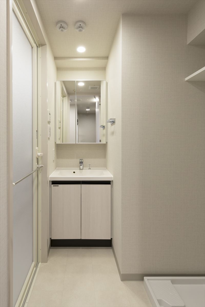 洗面設備　使いやすい独立洗面台です