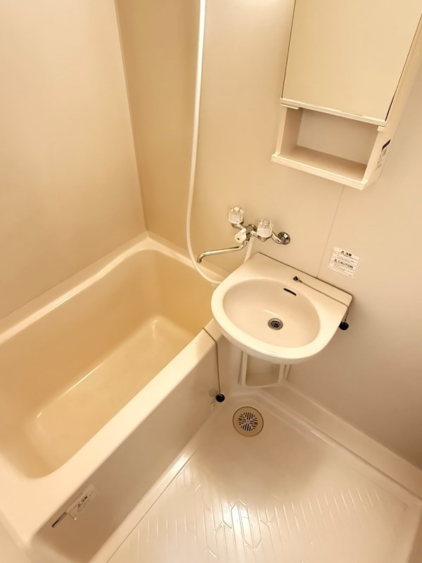 バス・シャワールーム　バストイレ別で快適な毎日