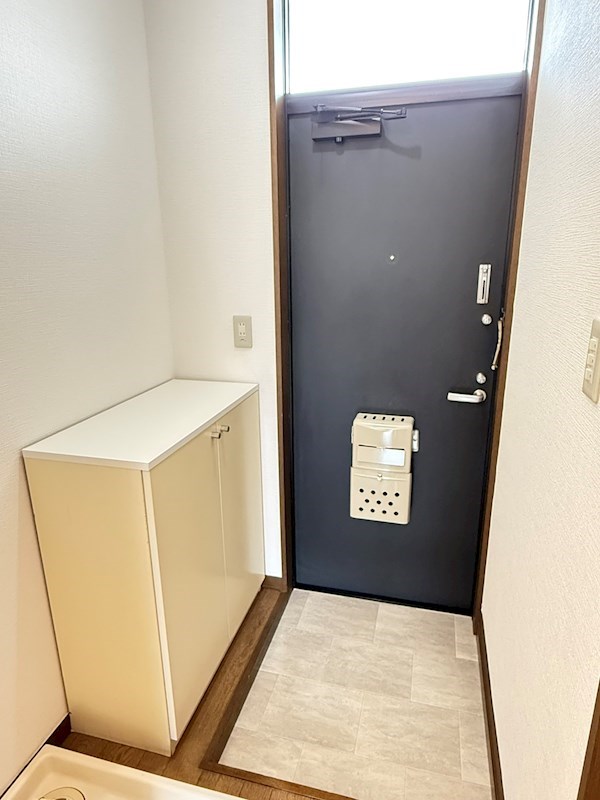 玄関　玄関収納あり