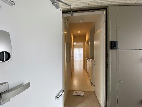 玄関　入口からの写真です。