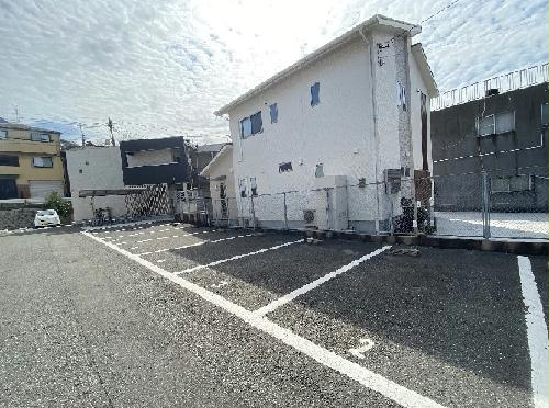 駐車場　駐車場の詳細は、担当店までお問い合わせ下さい。