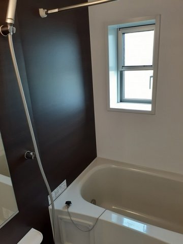 バス・シャワールーム　コンパクトで使いやすいお風呂です