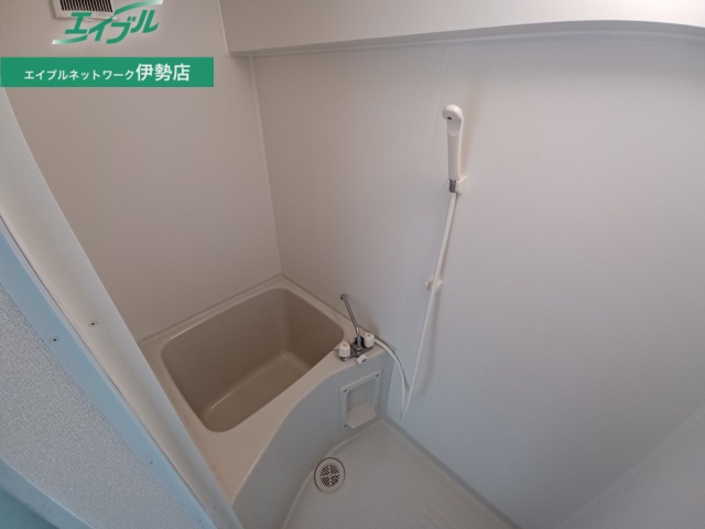 バス・シャワールーム　同物件別部屋の写真