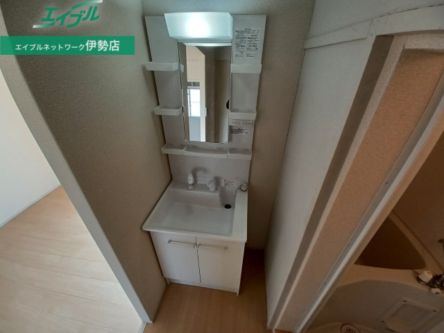 洗面設備　同物件別部屋の写真