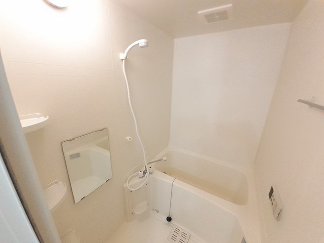 バス・シャワールーム　追い焚き機能浴室です。