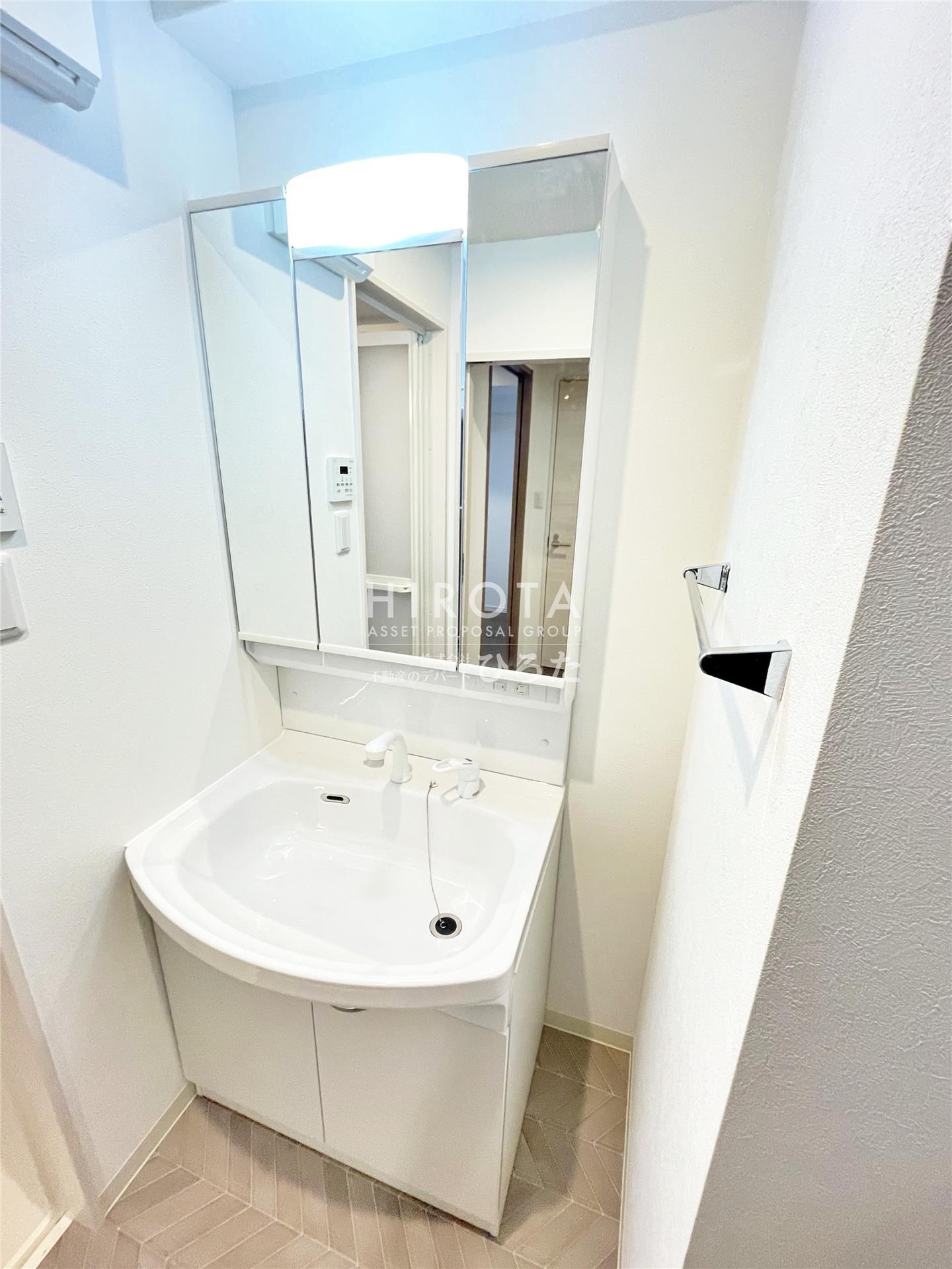 洗面設備　【同仕様写真です】