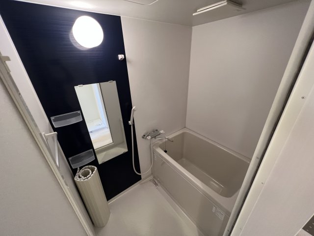 バス・シャワールーム　シンプルで機能的なユニットバスです！