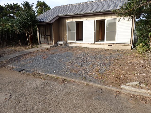 駐車場　前面駐車場2台無料