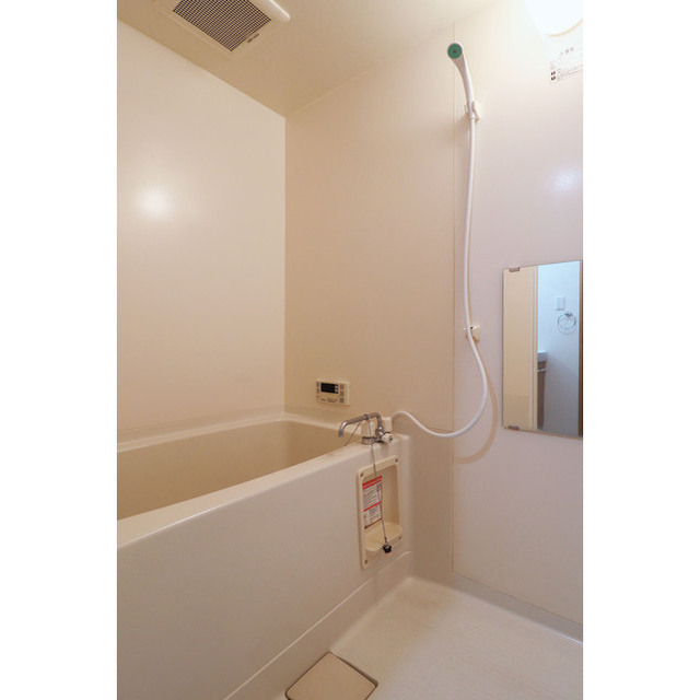 バス・シャワールーム　追い炊き機能付き☆