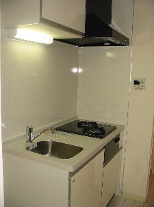 キッチン　コンパクトなキッチンで掃除もラクラク