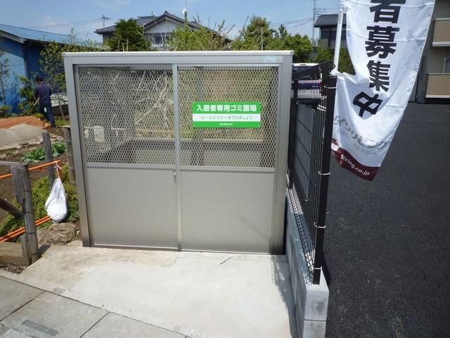 エントランス　ゴミ置場