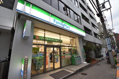 コンビニ　ファミリーマート 麹町二丁目店（コンビニ）まで413m