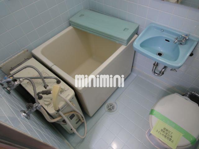 バス・シャワールーム　便利な追い焚き付きです