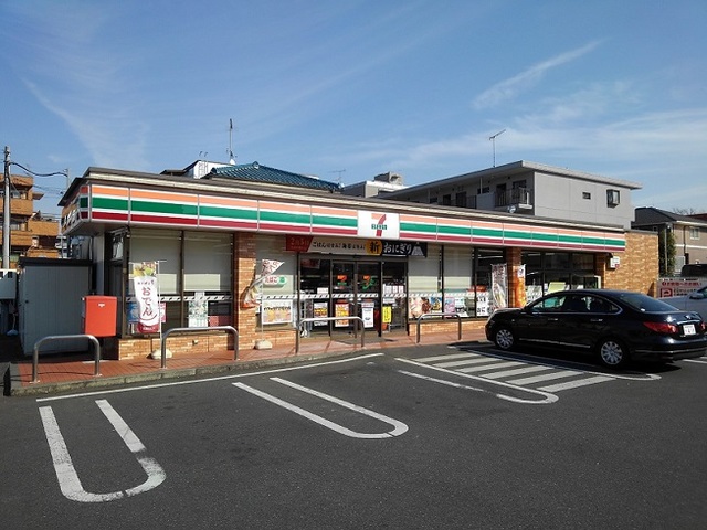 コンビニ　セブンイレブン（コンビニ）まで200m
