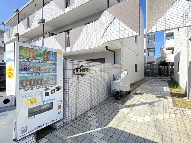 エントランス　建物の内部です