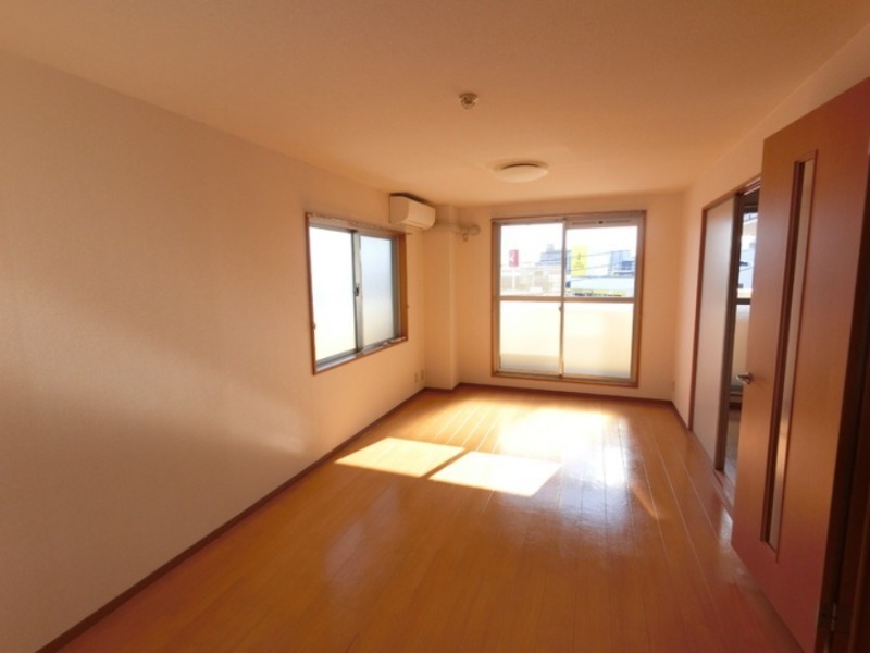 居室・リビング　図面と現状に相違がある場合には現状を優先