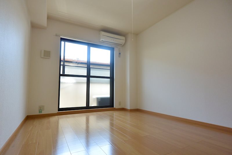 居室・リビング　7帖の洋間