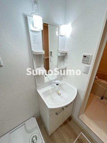 洗面設備　脱衣スペースもあります