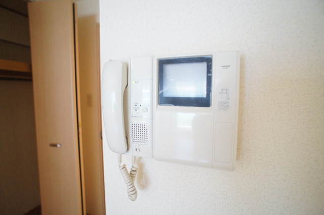 セキュリティ　ＴＶモニタ付インターホン完備で突然の来訪者が来ても安心◎