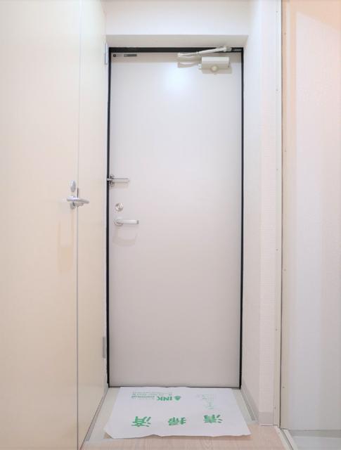 玄関　玄関　※同物件・同仕様画像
