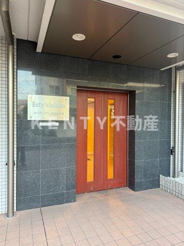 エントランス　落ち着いたエントランスです