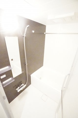 バス・シャワールーム　※同物件・反転タイプの写真です。