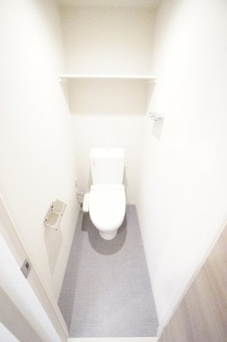 トイレ　※同物件・反転タイプの写真です。