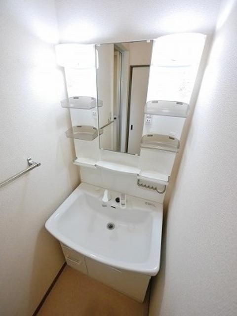 洗面設備　★忙しい朝に便利な独立洗面台★