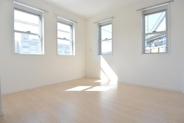 その他部屋・スペース　★２面採光の洋室★