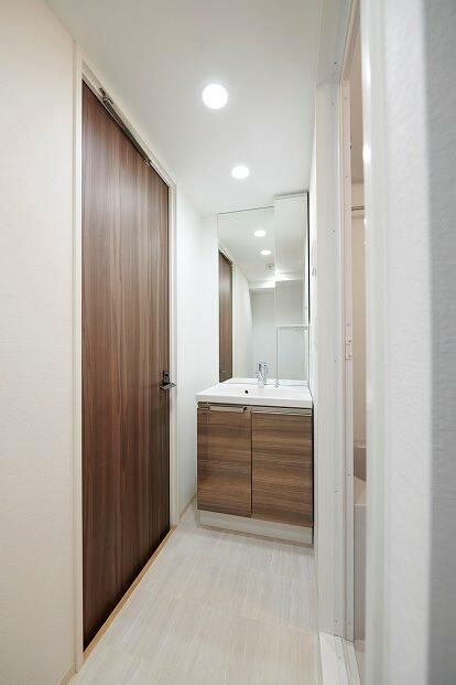 洗面設備　独立洗面台で身支度をすべて済ませてしまいましょう