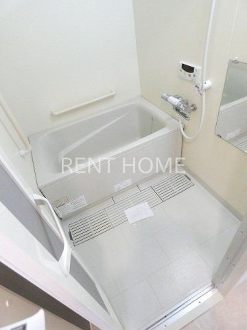 バス・シャワールーム　追い焚き機能付きバスです(高温差湯式)