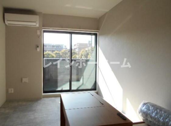 居室・リビング　※別部屋参考写真です。